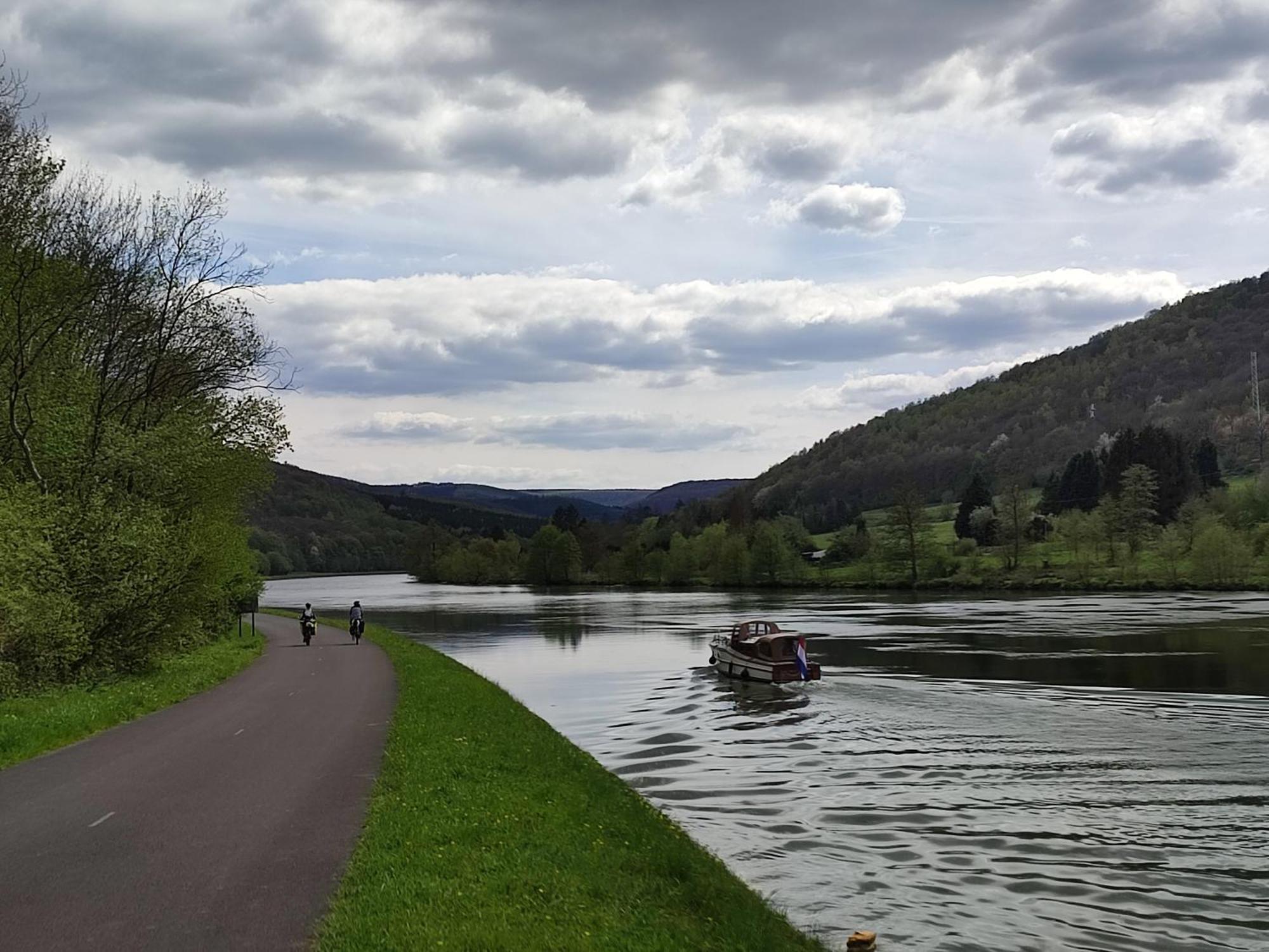 Entre Meuse Et Foret Revin  Exterior foto