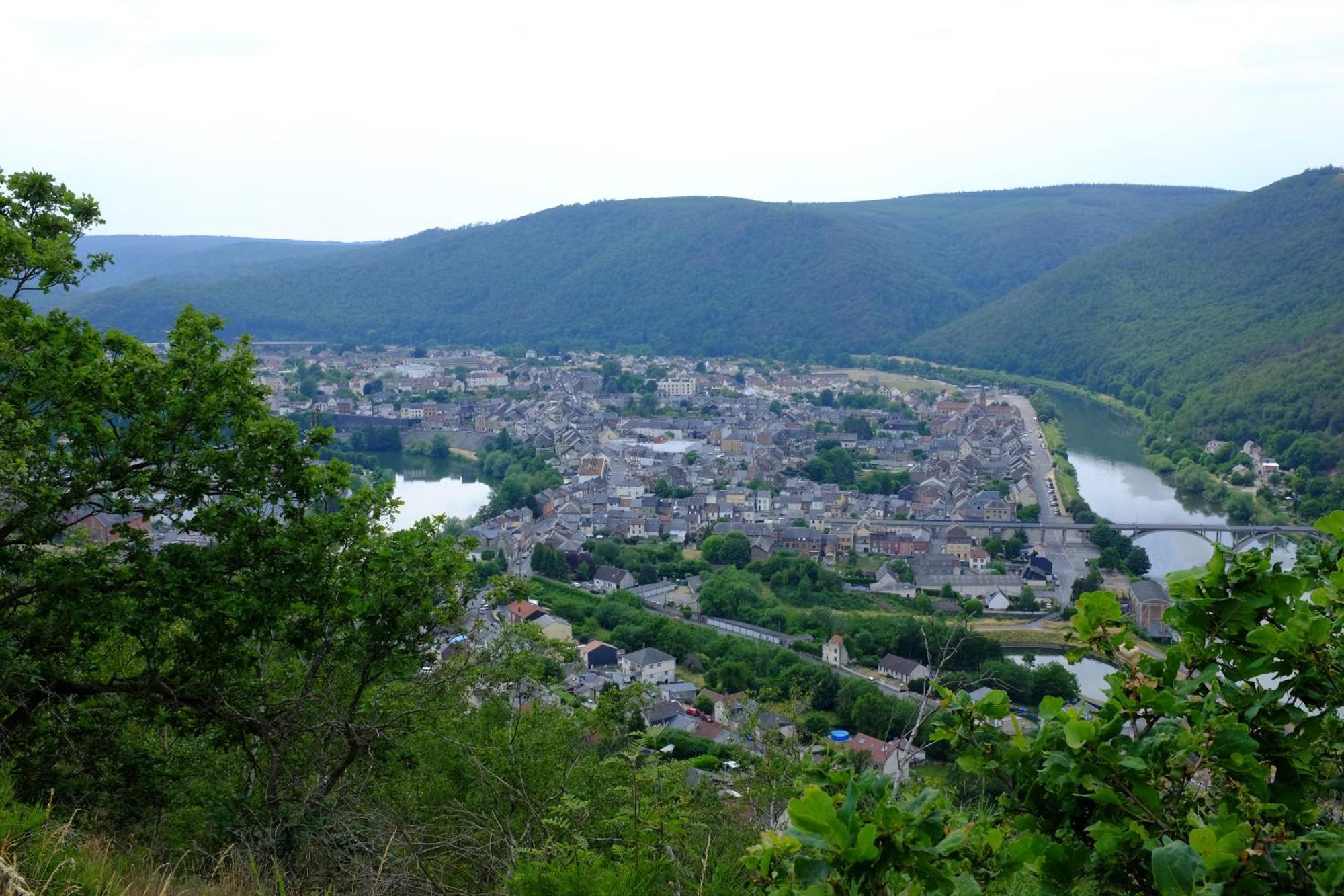 Entre Meuse Et Foret Revin  Exterior foto